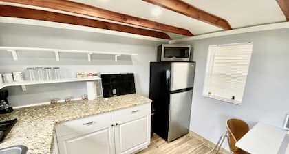 *Modern Tiny Lake Cottage*AceLoc*4miles*LEGOLAND*