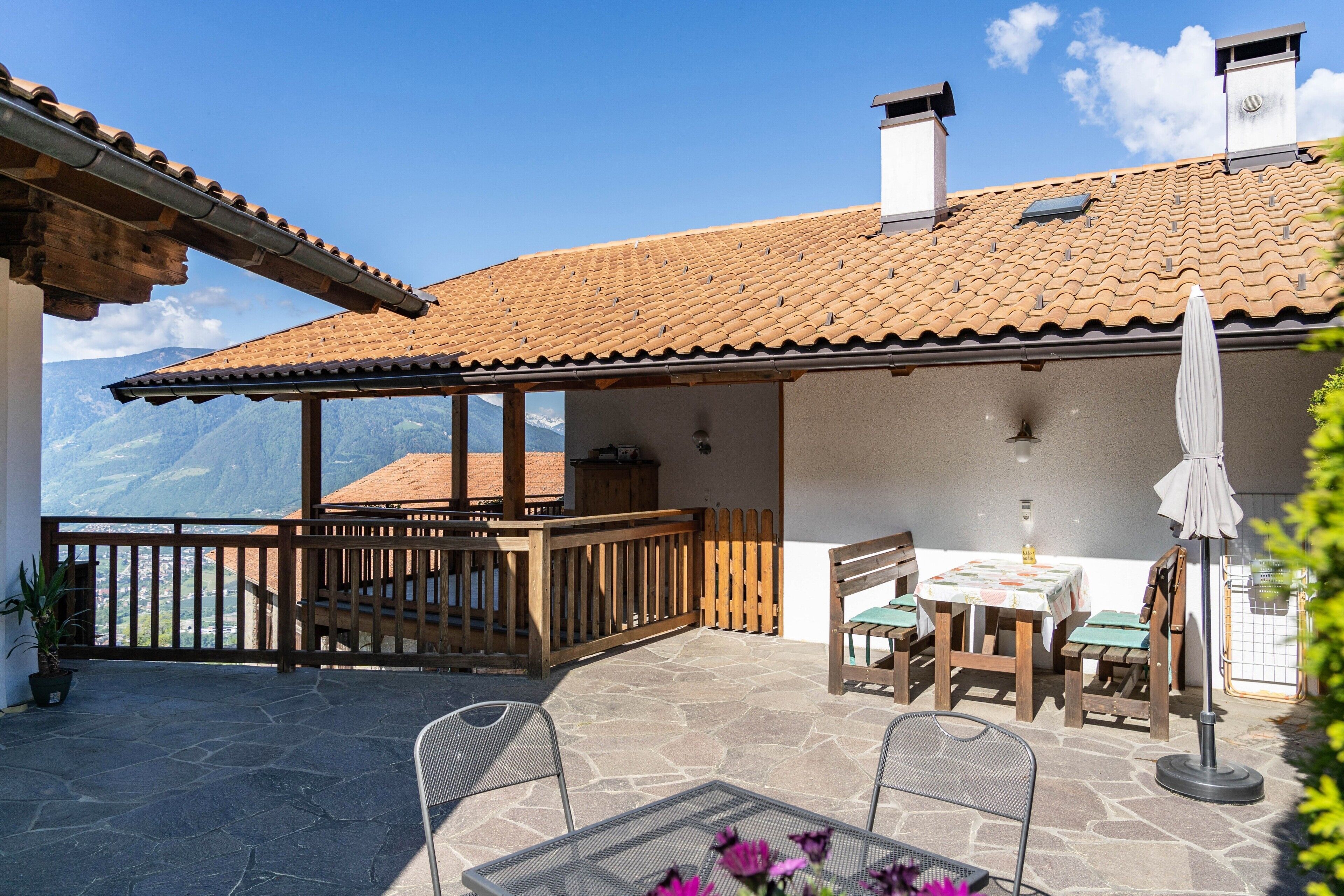 屋外ダイニングエリア