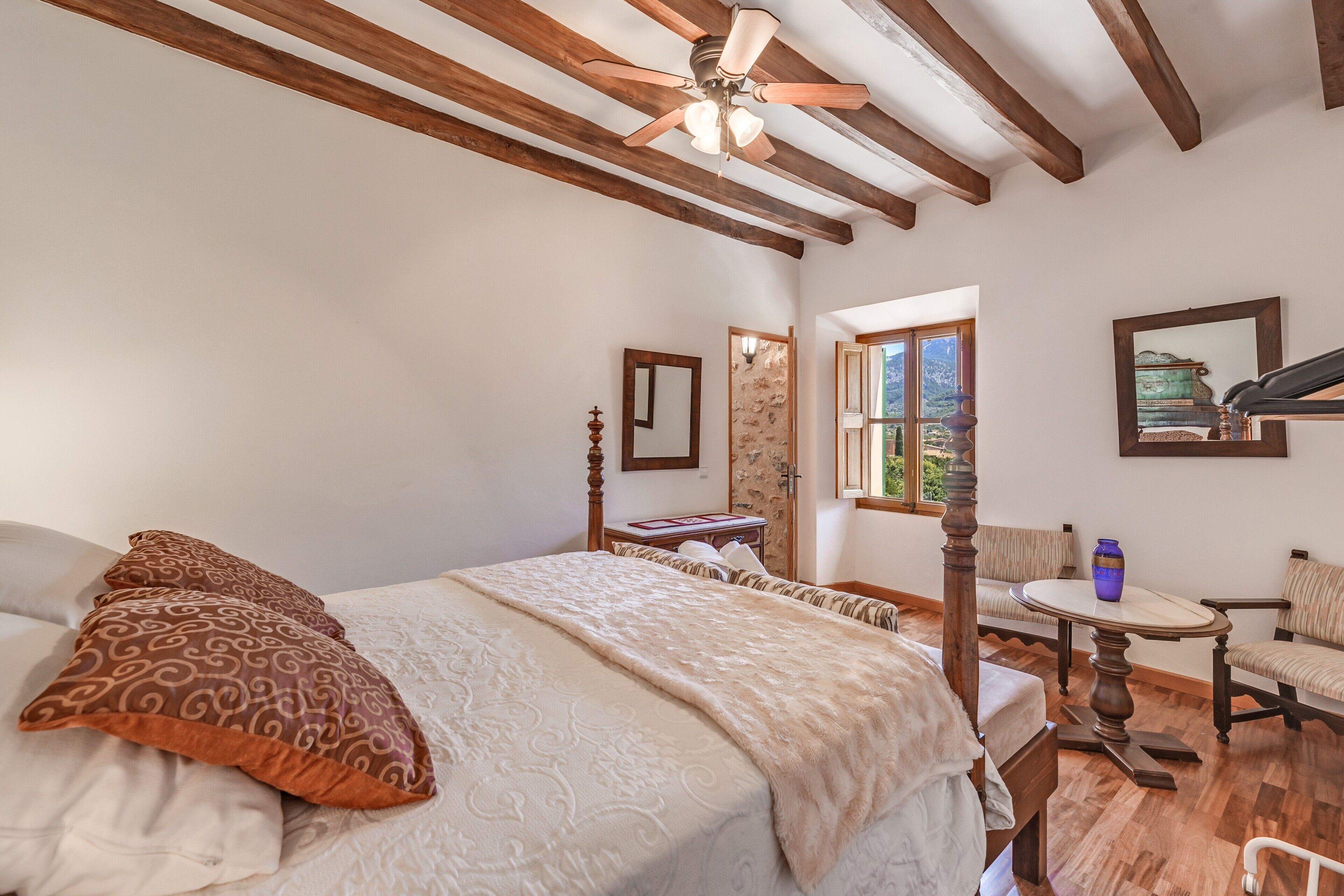 2 chambres, fer et planche à repasser, Wi-Fi gratuit, draps fournis