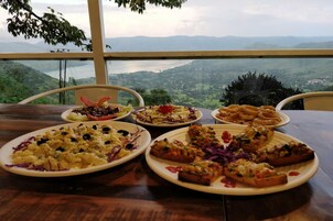 Alimentos y bebidas