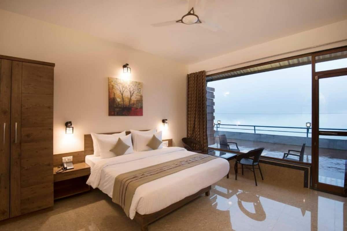 Miraya Vista | Individually furnished, bed sheets