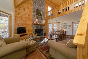 Smart TV, fireplace