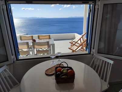 Quiet private house with Sea view