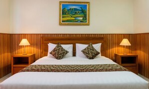 Quarto superior, acesso à piscina | Frigobar, escrivaninha, espaço de trabalho para notebook, roupa de cama