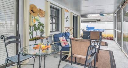 4 Mi to Beach: Sunny Seminole Home w/ Pool