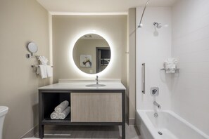Chambre Standard, 2 grands lits, non-fumeur, cuisine (Full Kitchen) | Salle de bain