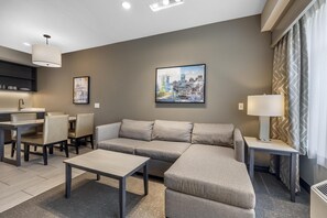 加厚床垫、办公桌、笔记本电脑工作区、熨斗/熨衣板