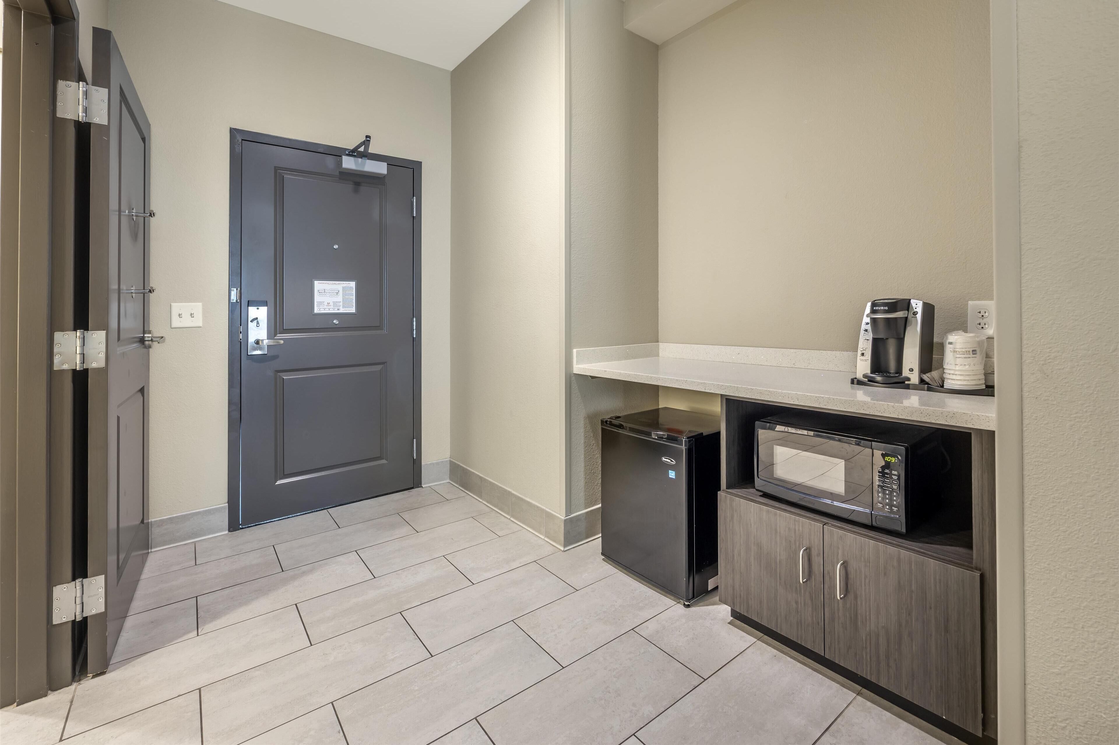 suite, 1 king bed, accessible, refrigerator & microwave (with sofabed) | 1 bedroom, pillow-top beds, desk, laptop workspace