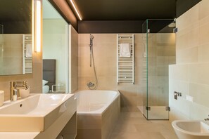 Luxury Apartment (Lastovo) | Bathroom | Separate tub and shower, hair dryer, bidet, towels - Park Hill Residences (Labin)
