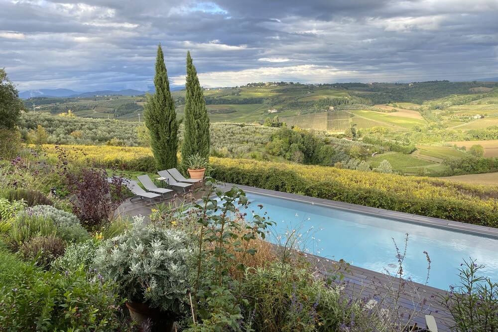 My Tuscan Farmhouse spectacular view, private pool