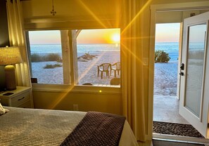 Een strijkplank/strijkijzer, gratis wifi, beddengoed