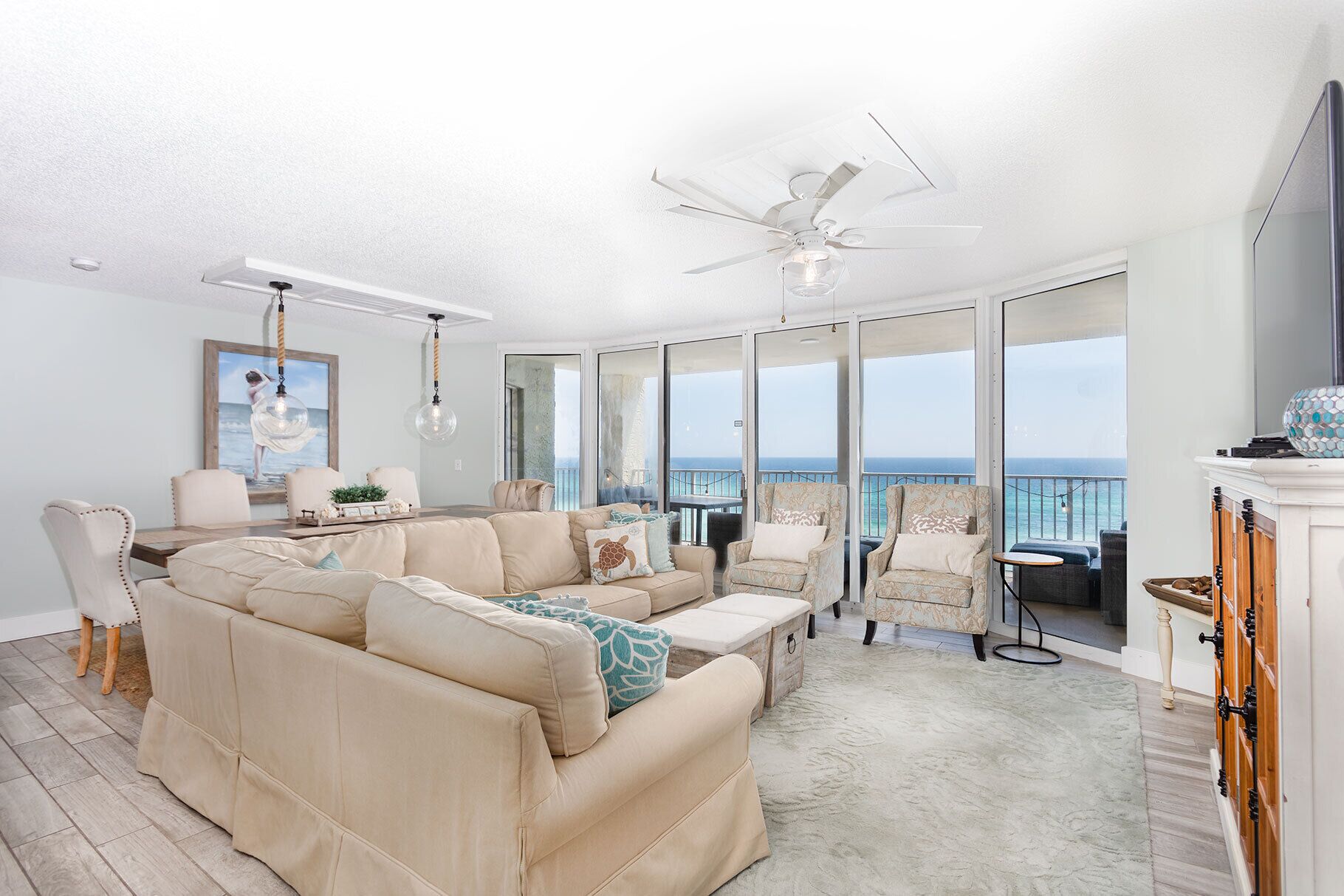 Télévision à écran plat