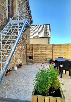 Outdoor dining - Vacation rentals in the heart of Morvan (Saulieu)
