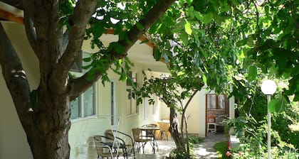 Atlantic Complex is set in Ravda, 500 meters away from the beach.