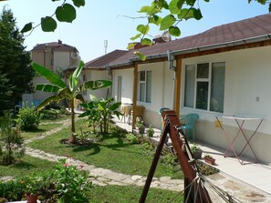 Terrace/patio - Atlantic Complex is set in Ravda,  500 meters away from the beach.  (Ravda)