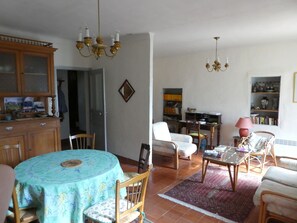 Dining - Village house in the mountains, calm, in a picturesque landscape (Massoins)