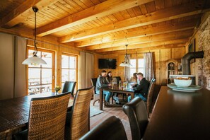 Dining - Suite Georg in the main building (Truchtlaching)