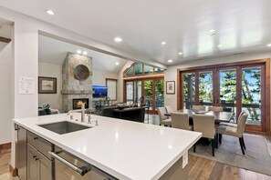 Interior - Luxury Lakefront Remodel BBQ, Hot Tub, near Heavenly | PEAK SS6 (South Lake Tahoe)