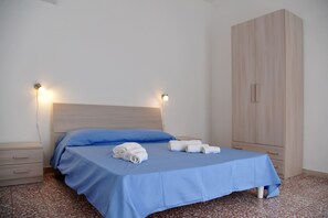 2 bedrooms, iron/ironing board, WiFi, bed sheets - Casakikka<br>Your home away from home (Noto (SR))
