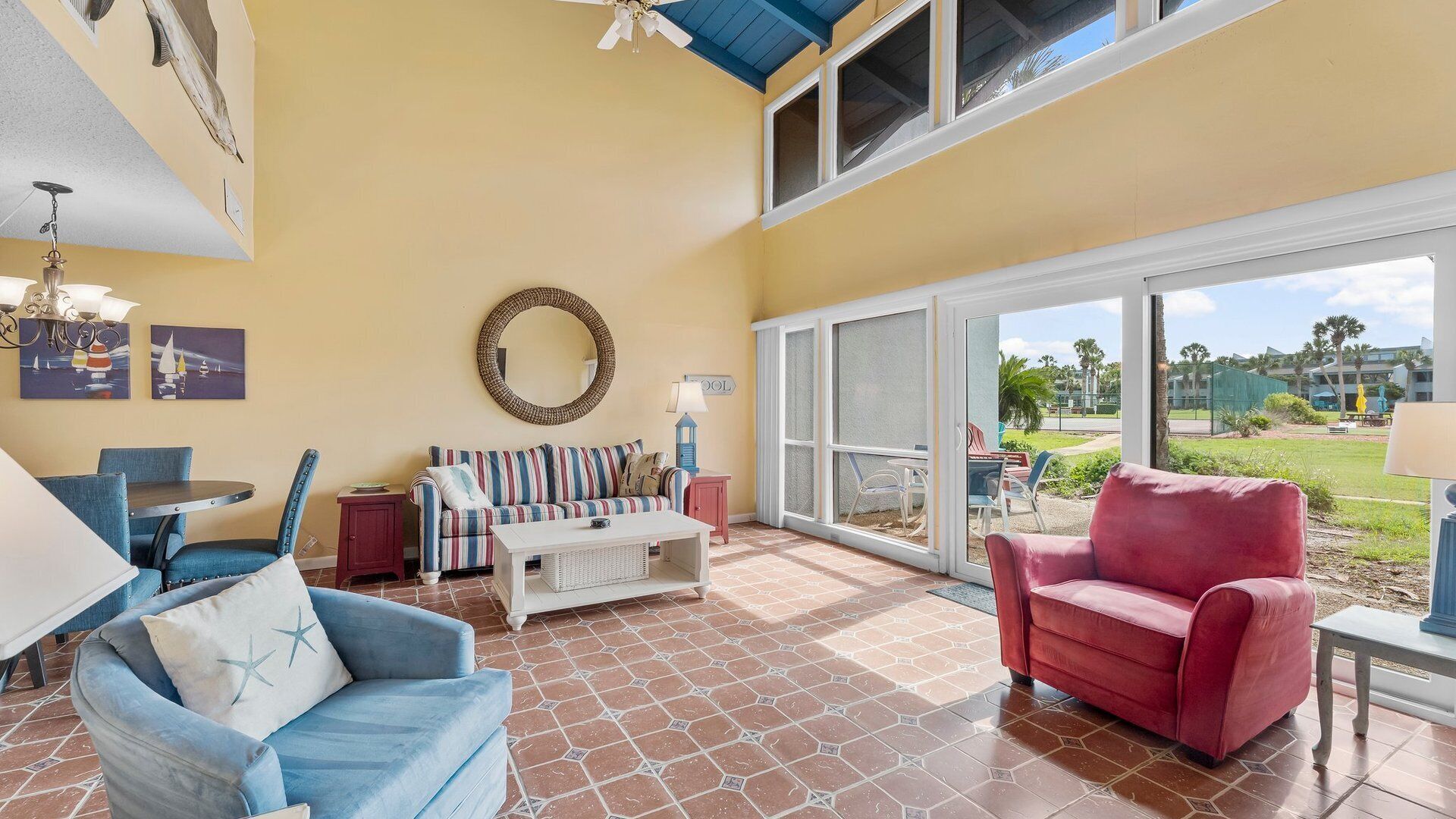 TV, mesa de pingue-pongue