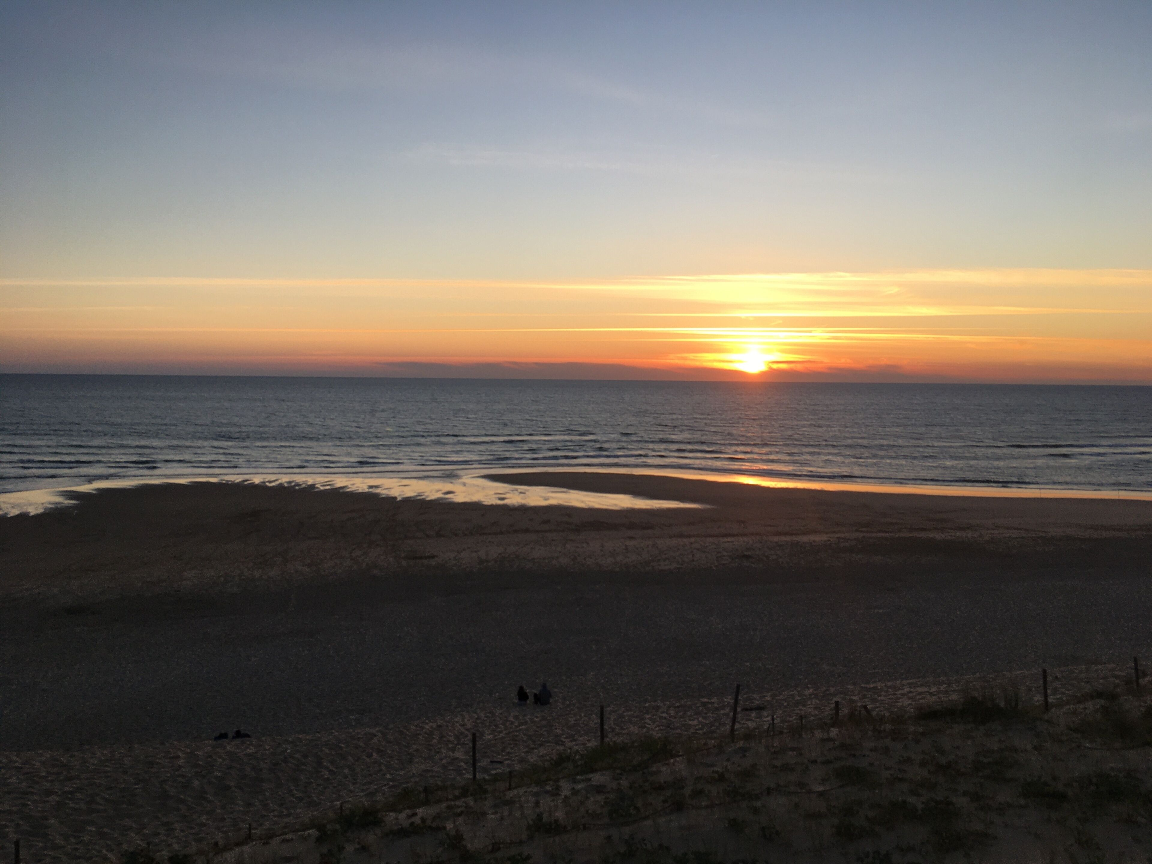 Beach nearby, sun loungers