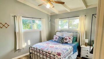 3 habitaciones, tabla de planchar con plancha, cuna de viaje y wifi