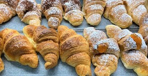 Petit déjeuner composé de spécialités régionales compris tous les jours