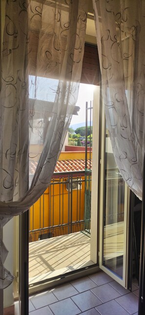 Basic Twin Room | Individually decorated, individually furnished, free WiFi, bed sheets