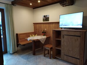 Interior - Vacation apartment Rehblick 40 sqm, 1 bedroom, eat-in kitchen, terrace (Piding)