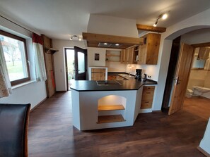 Kühlschrank, Ofen, Herdplatte, Geschirrspüler