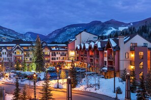 Exterior - Ski-in/out, mountain view condo w/ fireplace, fast WiFi, shared hot tubs/pool/WD (Vail)
