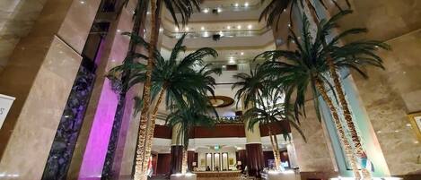 المنشأة من الداخل