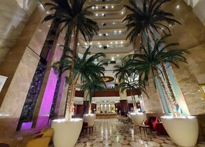 المنشأة من الداخل