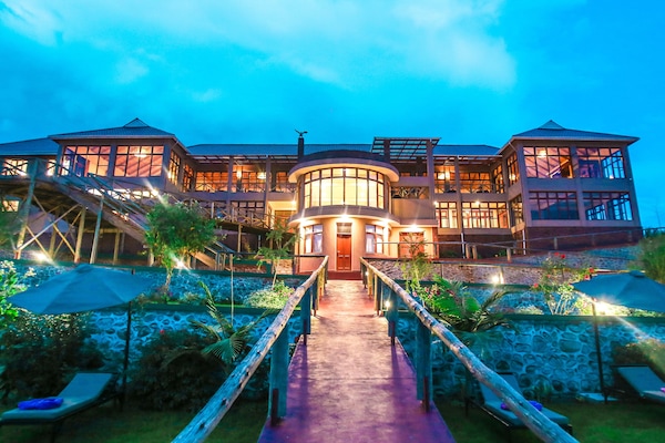 Mặt tiền nơi lưu trú