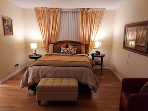 3 bedrooms, iron/ironing board, WiFi, bed sheets - QUAINT FLORIDA GETAWAY (Port Charlotte)