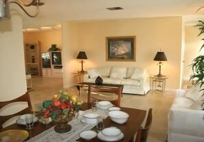 Dining - QUAINT FLORIDA GETAWAY (Port Charlotte)
