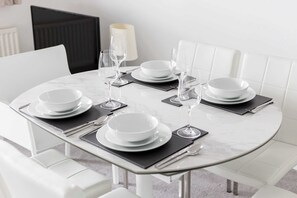 Dining - Beach Point - Stunning Harbour Views from Balcony (Poole)