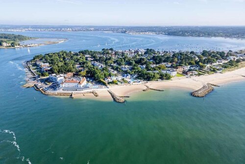 Sandy Shores - 2-bed flat on Sandbanks Peninsular