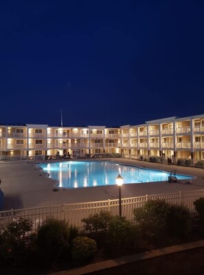 Piscine extérieure, piscine chauffée