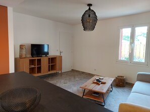 TV