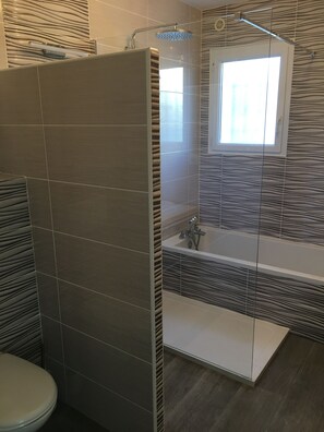 Bathtub