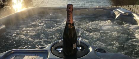 Bain à remous extérieur