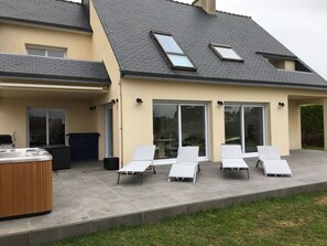 Terrace/patio - WATERFRONT HOME (Roscoff)