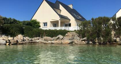 MAISON LES PIEDS DANS L'EAU