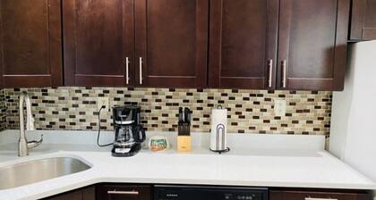 Quick rides to JFK, train station, malls & casino.