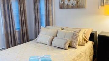 3 bedrooms, iron/ironing board, WiFi, bed sheets