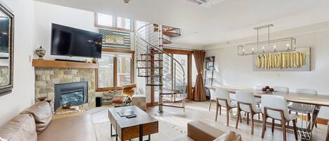 電視、壁爐、書籍