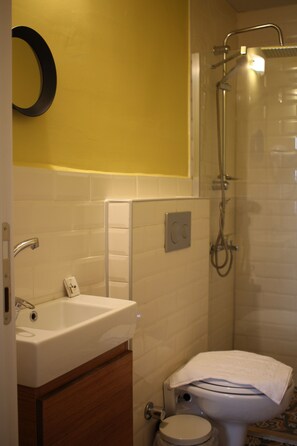 Standard Room (No:7,10,11,14) | Bathroom