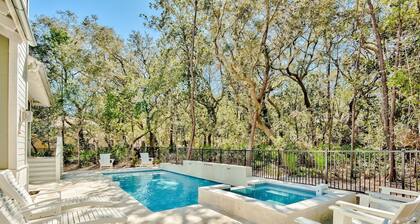 PRIVATE POOL, SPA, FIRE PIT, CARRIAGE HOUSE, JUST STEPS TO BEACH AND SEASIDE!!!!