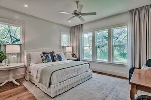 4 bedrooms, desk, iron/ironing board, travel cot